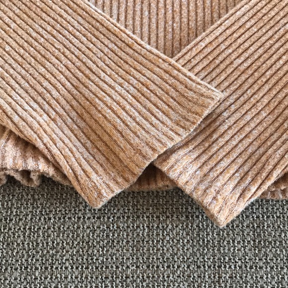 American Eagle Neutral Sweater Sz. X-Large - Picture 9 of 11
